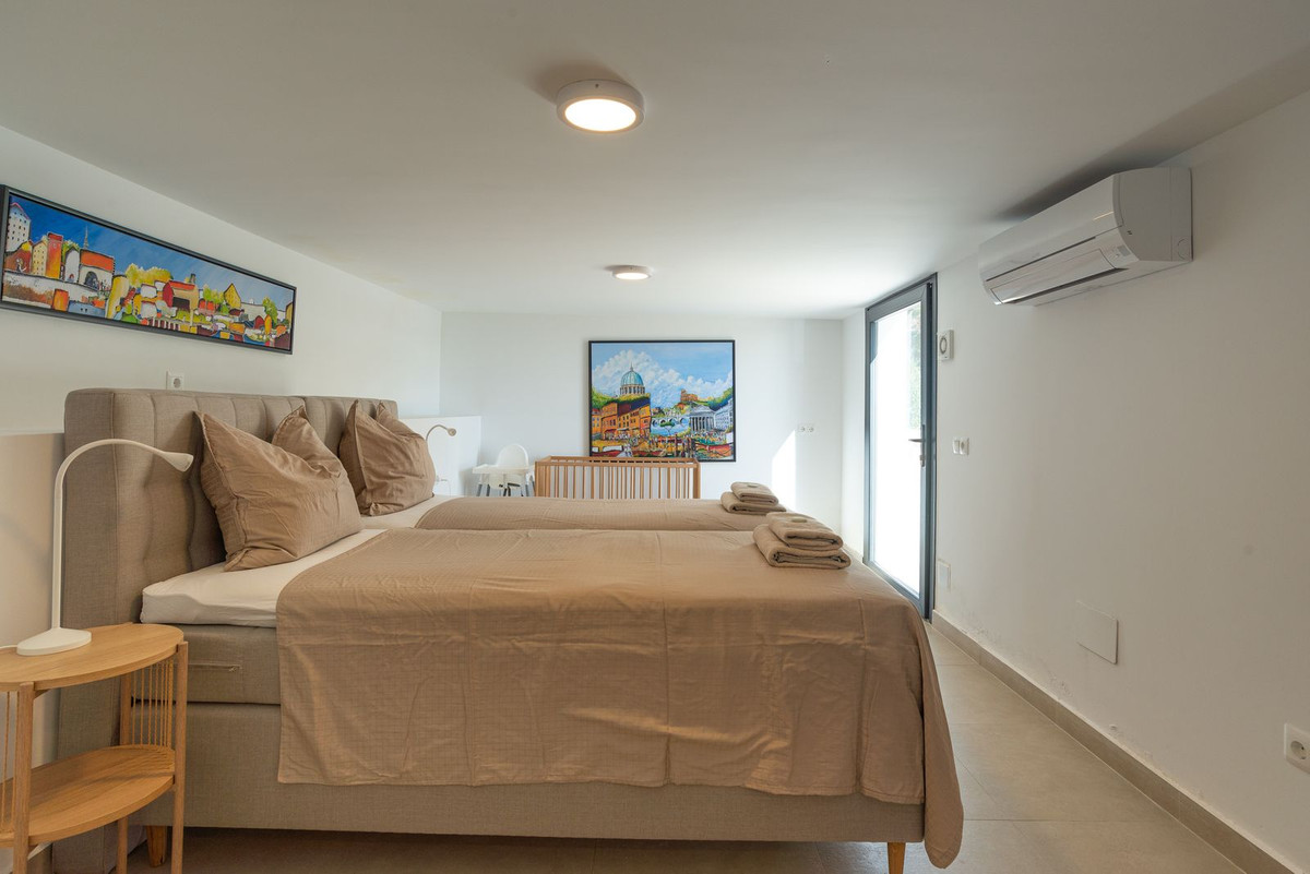Se vende Villa - Chalet de 6 dormitorios en Costa Del Sol, Málaga, España