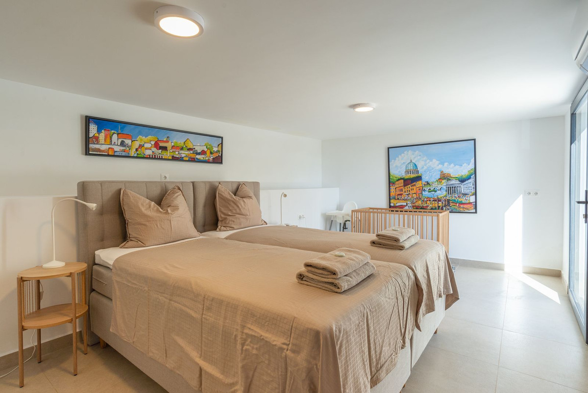 Se vende Villa - Chalet de 6 dormitorios en Costa Del Sol, Málaga, España