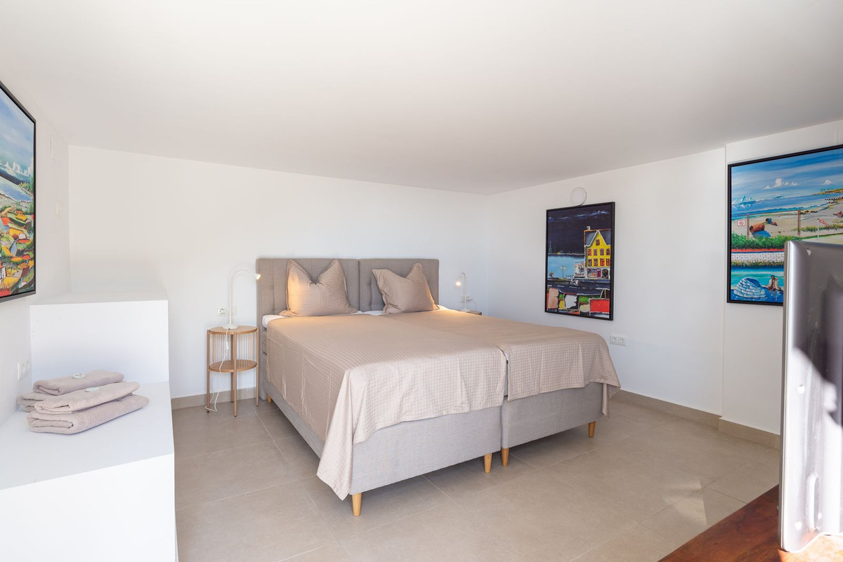 Se vende Villa - Chalet de 6 dormitorios en Costa Del Sol, Málaga, España