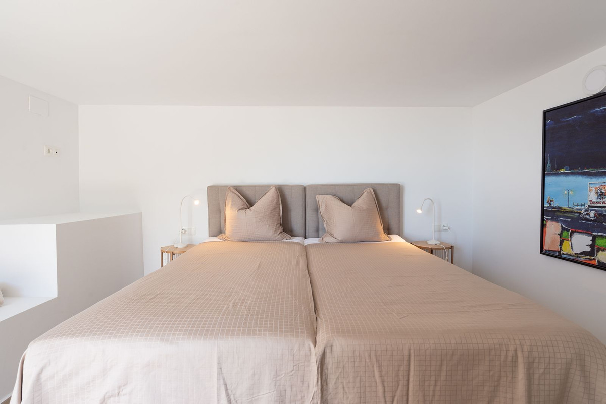 Se vende Villa - Chalet de 6 dormitorios en Costa Del Sol, Málaga, España