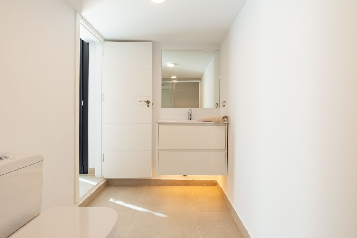 Se vende Villa - Chalet de 6 dormitorios en Costa Del Sol, Málaga, España