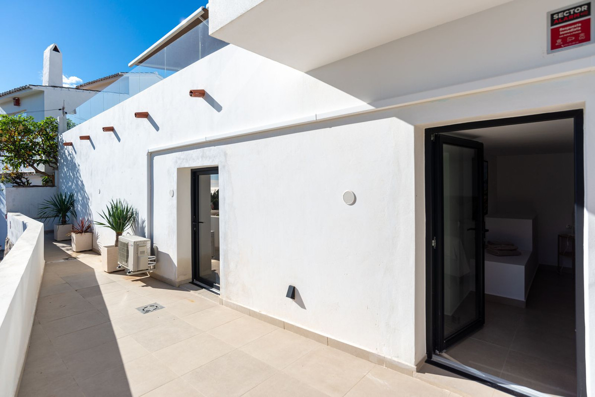 Se vende Villa - Chalet de 6 dormitorios en Costa Del Sol, Málaga, España