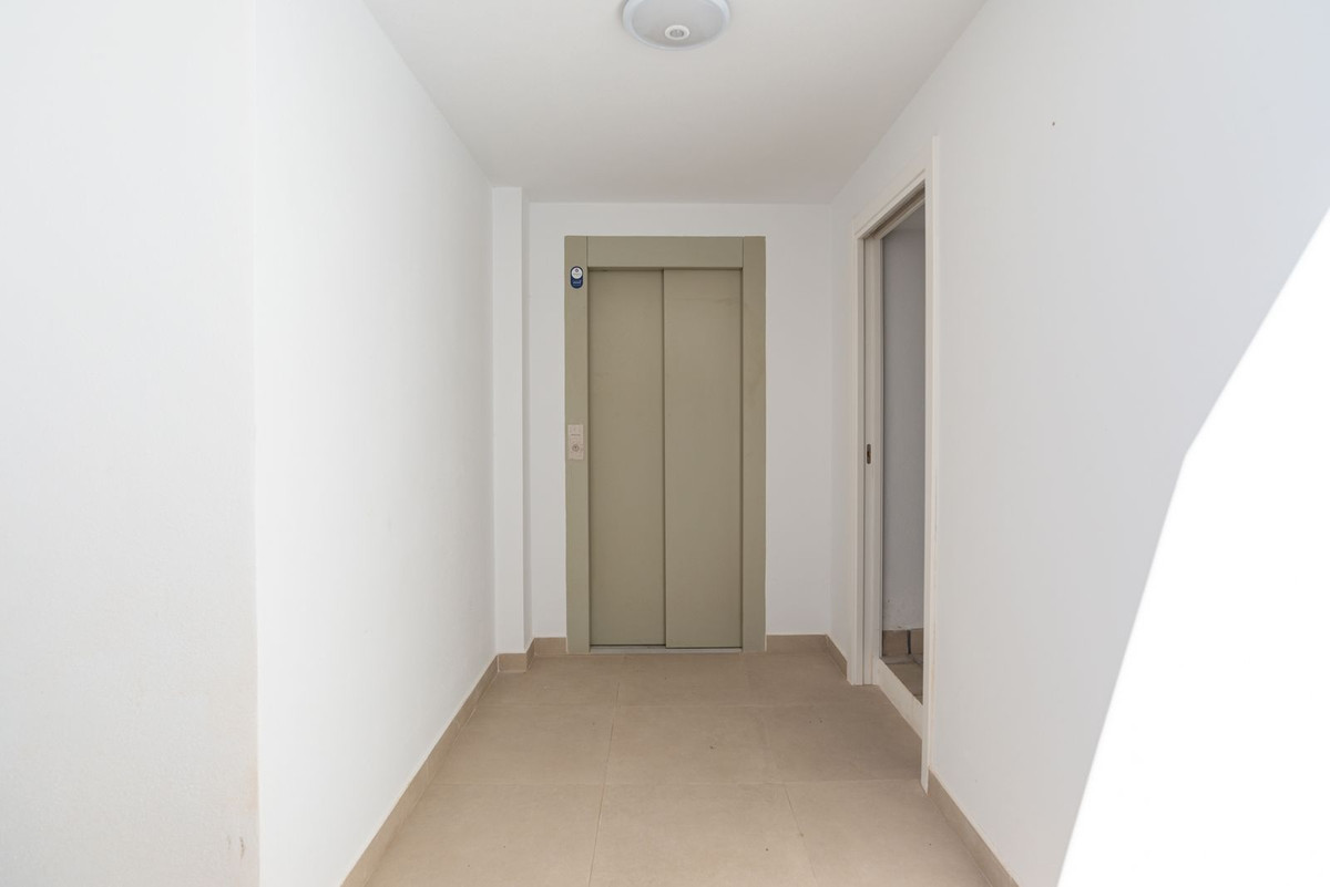 Se vende Villa - Chalet de 6 dormitorios en Costa Del Sol, Málaga, España