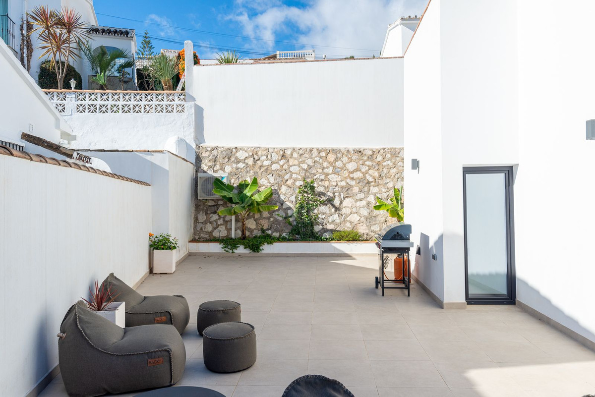 Se vende Villa - Chalet de 6 dormitorios en Costa Del Sol, Málaga, España