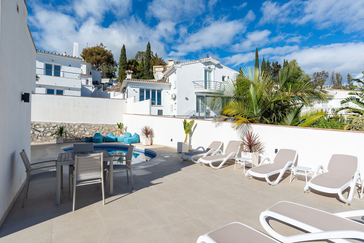 Se vende Villa - Chalet de 6 dormitorios en Costa Del Sol, Málaga, España