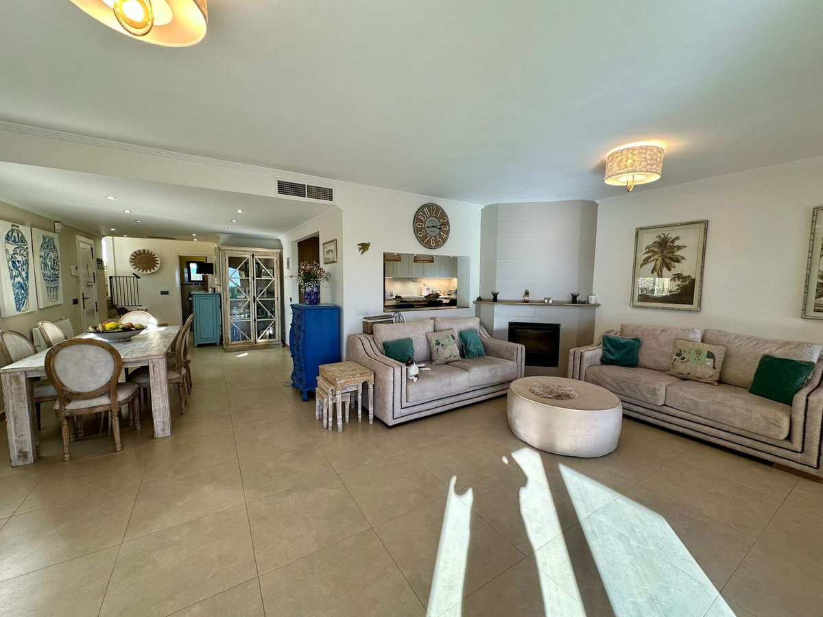 6 Bed Townhouse for sale in Estepona Costa Del Sol, Málaga, Spain