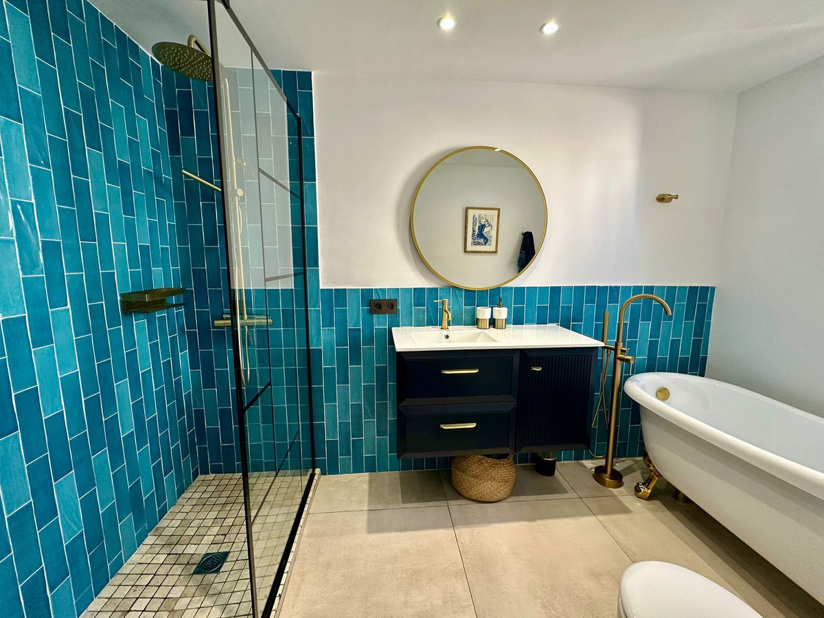 6 Bed Townhouse for sale in Estepona Costa Del Sol, Málaga, Spain