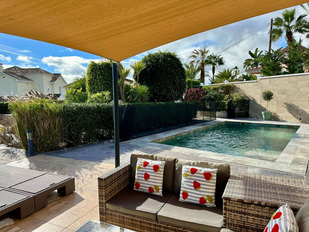 6 Bed Townhouse for sale in Estepona Costa Del Sol, Málaga, Spain