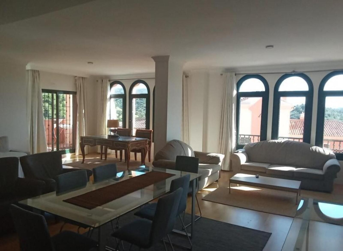 4 Bed Apartment for sale in Marbella Costa Del Sol, Málaga, Spain