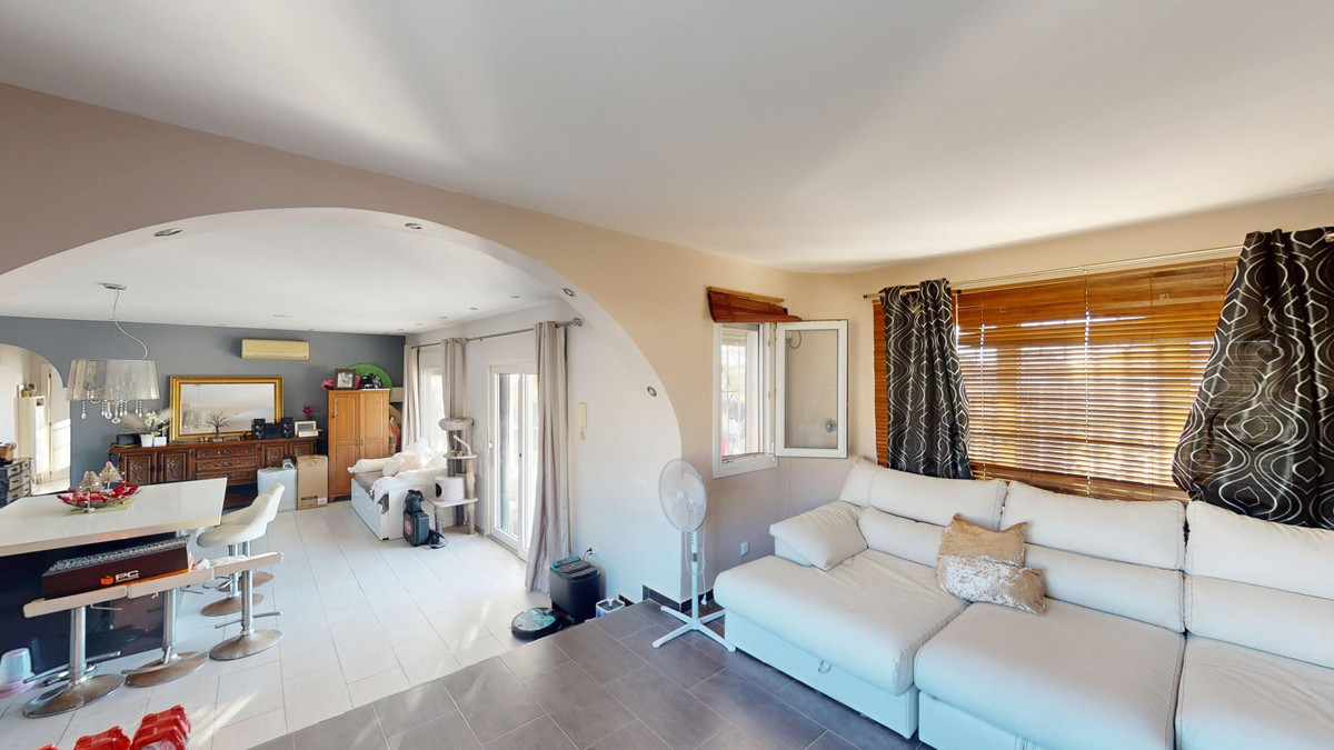4 Bed Townhouse for sale in Benajarafe Costa Del Sol East, Málaga, Spain