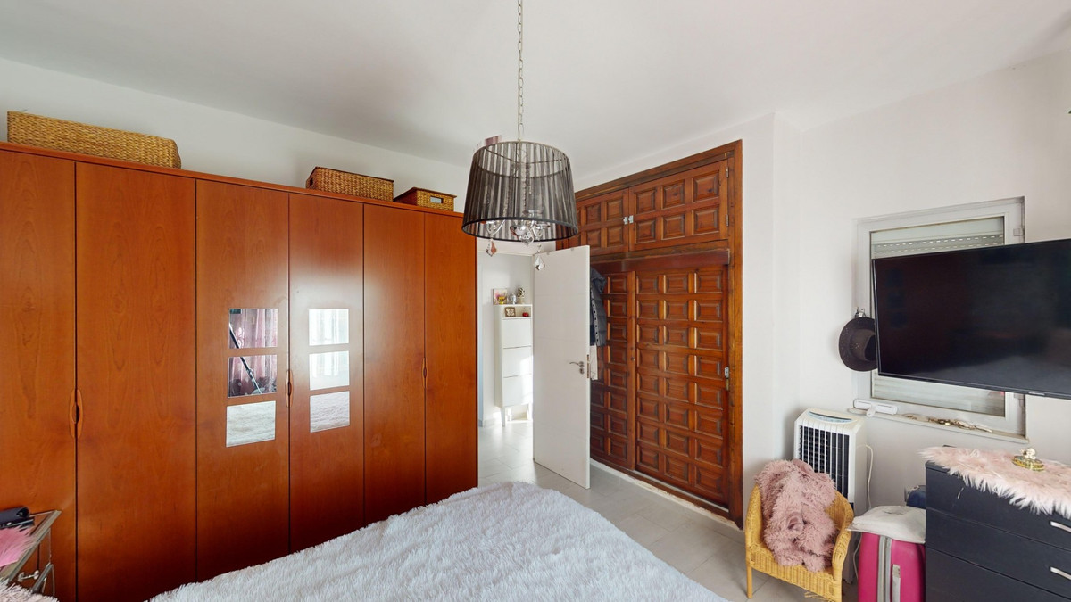 4 Bed Townhouse for sale in Benajarafe Costa Del Sol East, Málaga, Spain