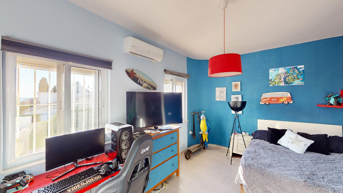 4 Bed Townhouse for sale in Benajarafe Costa Del Sol East, Málaga, Spain