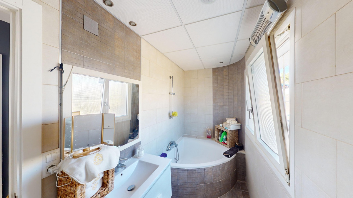 4 Bed Townhouse for sale in Benajarafe Costa Del Sol East, Málaga, Spain
