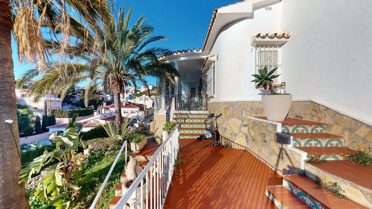 4 Bed Townhouse for sale in Benajarafe Costa Del Sol East, Málaga, Spain