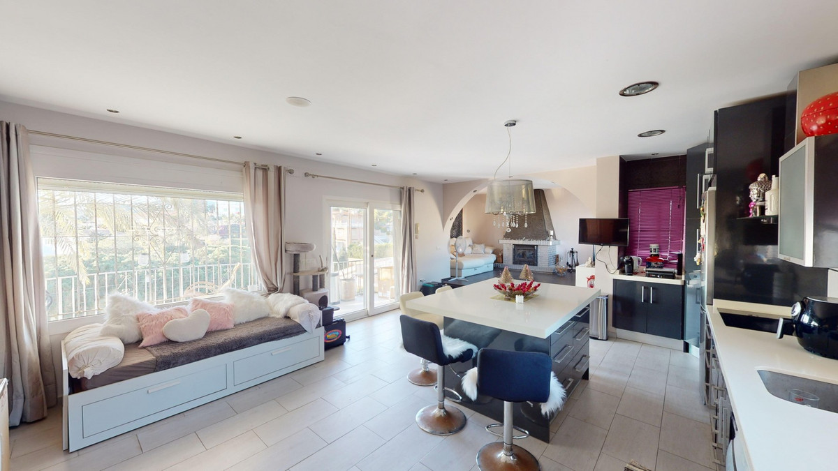 4 Bed Townhouse for sale in Benajarafe Costa Del Sol East, Málaga, Spain