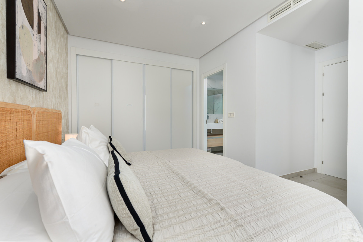 3 Bed Apartment for sale in Benahavís Costa Del Sol, Málaga, Spain