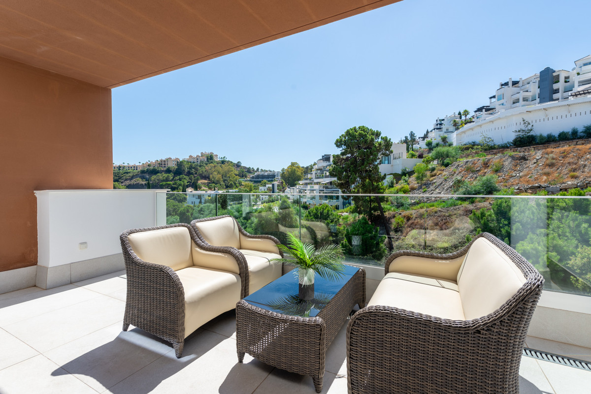 3 Bed Apartment for sale in Benahavís Costa Del Sol, Málaga, Spain