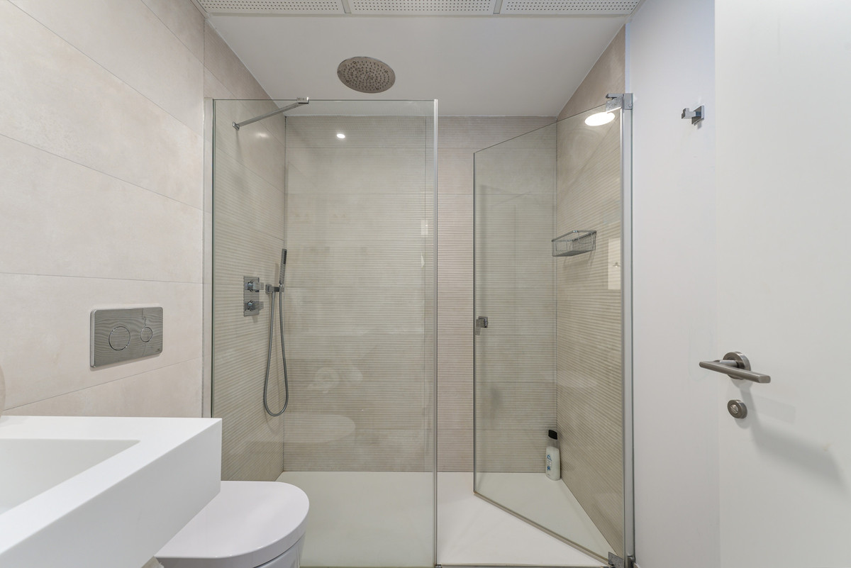 3 Bed Apartment for sale in Benahavís Costa Del Sol, Málaga, Spain