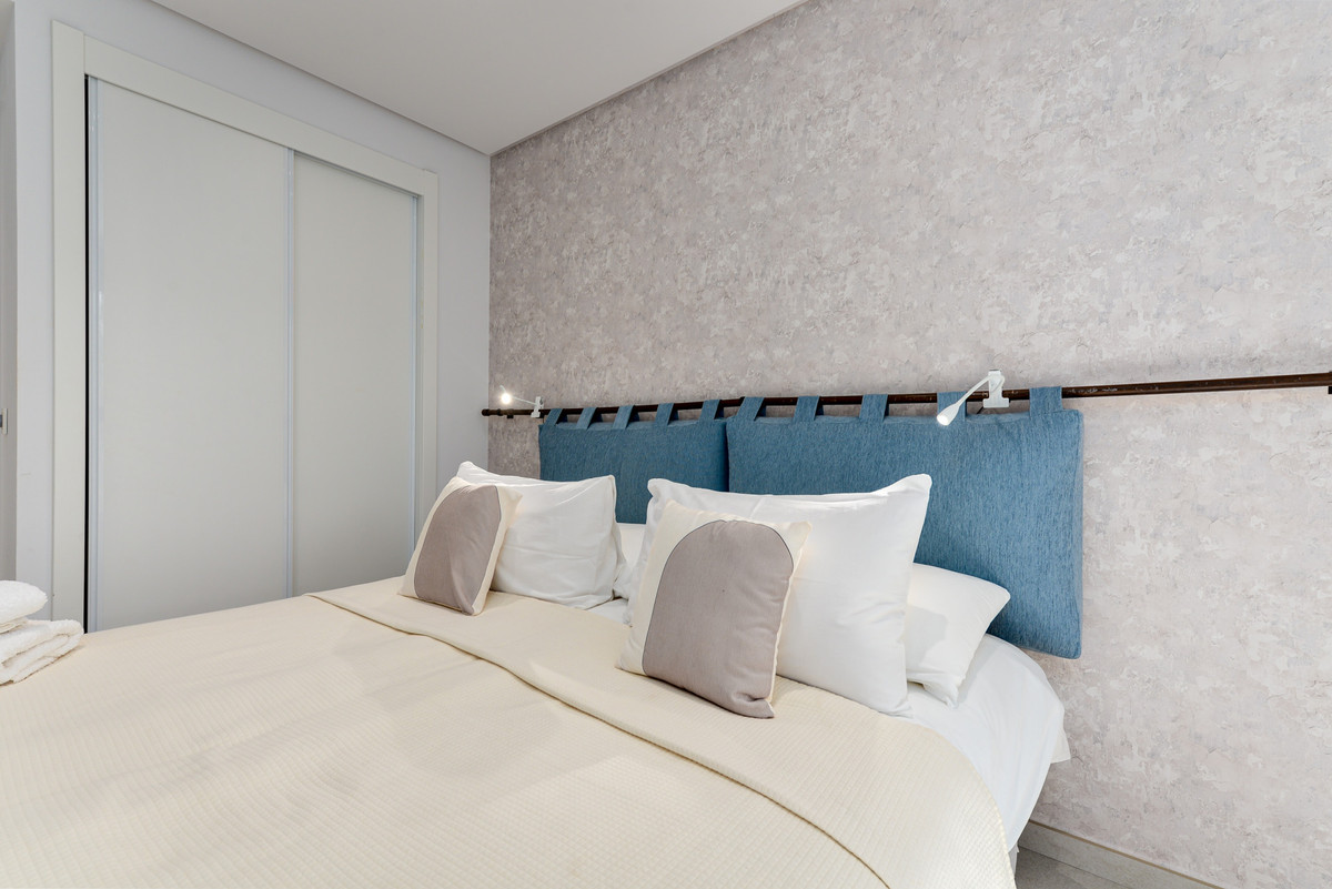 3 Bed Apartment for sale in Benahavís Costa Del Sol, Málaga, Spain