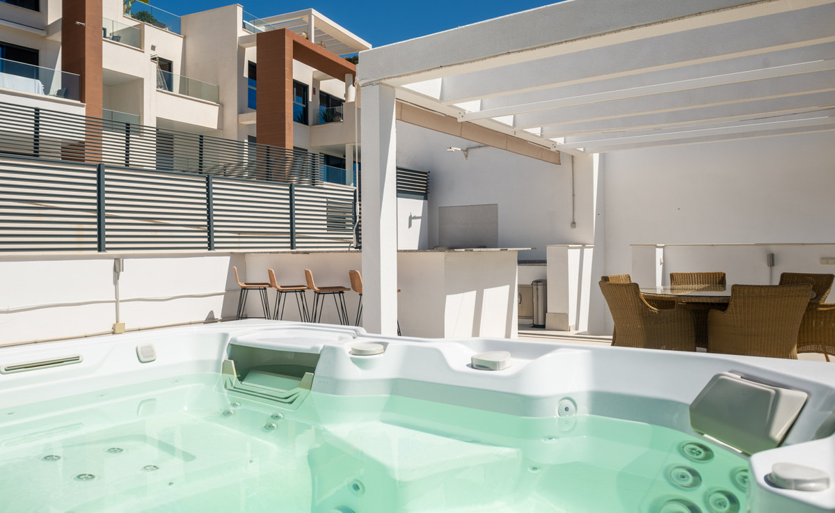 3 Bed Apartment for sale in Benahavís Costa Del Sol, Málaga, Spain