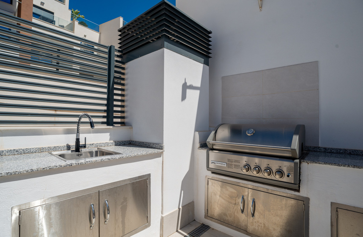 3 Bed Apartment for sale in Benahavís Costa Del Sol, Málaga, Spain