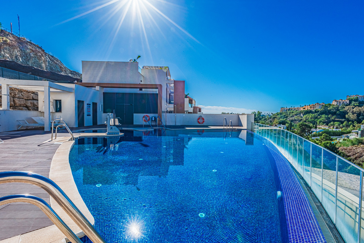 3 Bed Apartment for sale in Benahavís Costa Del Sol, Málaga, Spain