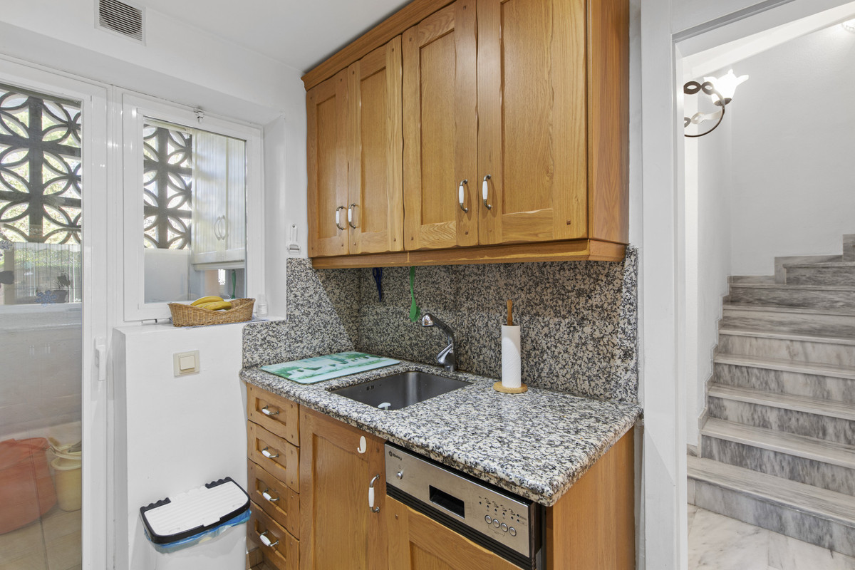 3 Bed Townhouse for sale in Estepona Costa Del Sol, Málaga, Spain
