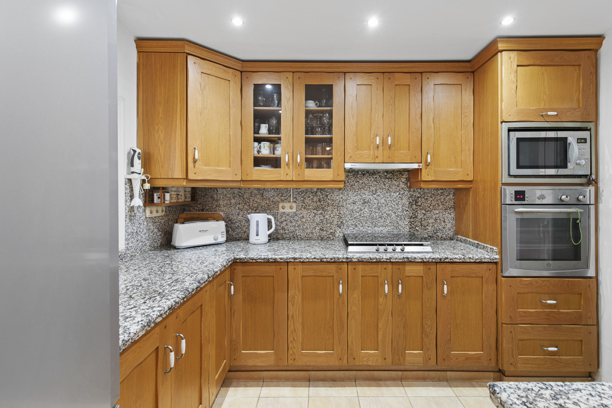 3 Bed Townhouse for sale in Estepona Costa Del Sol, Málaga, Spain