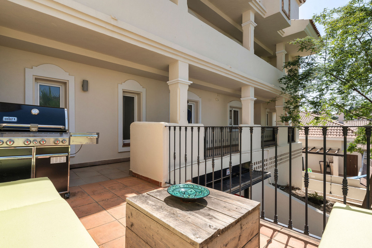 4 Bed Apartment for sale in Nueva Andalucía Costa Del Sol, Málaga, Spain