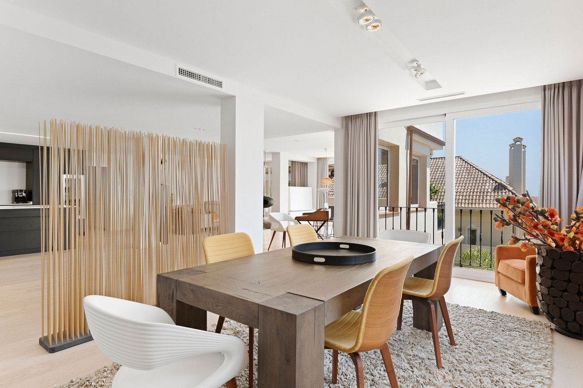 4 Bed Apartment for sale in Nueva Andalucía Costa Del Sol, Málaga, Spain