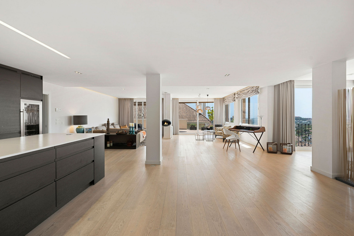 4 Bed Apartment for sale in Nueva Andalucía Costa Del Sol, Málaga, Spain