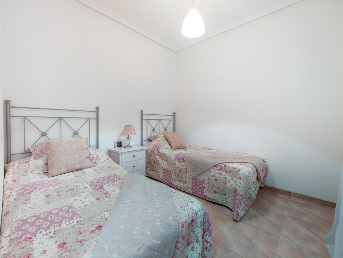 Se vende Apartamento Planta Media de 2 dormitorios en Costa Blanca, Alicante, España