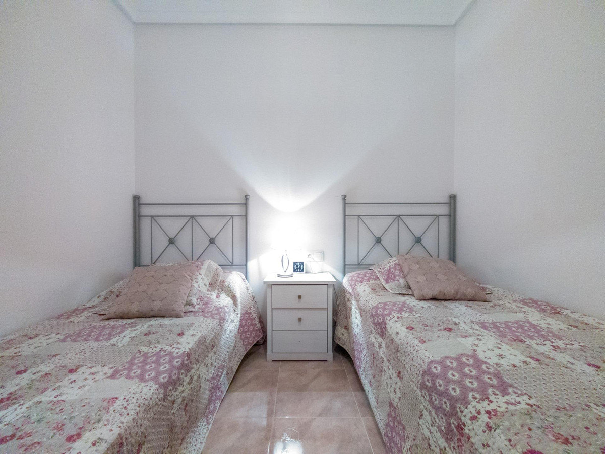 Se vende Apartamento Planta Media de 2 dormitorios en Costa Blanca, Alicante, España