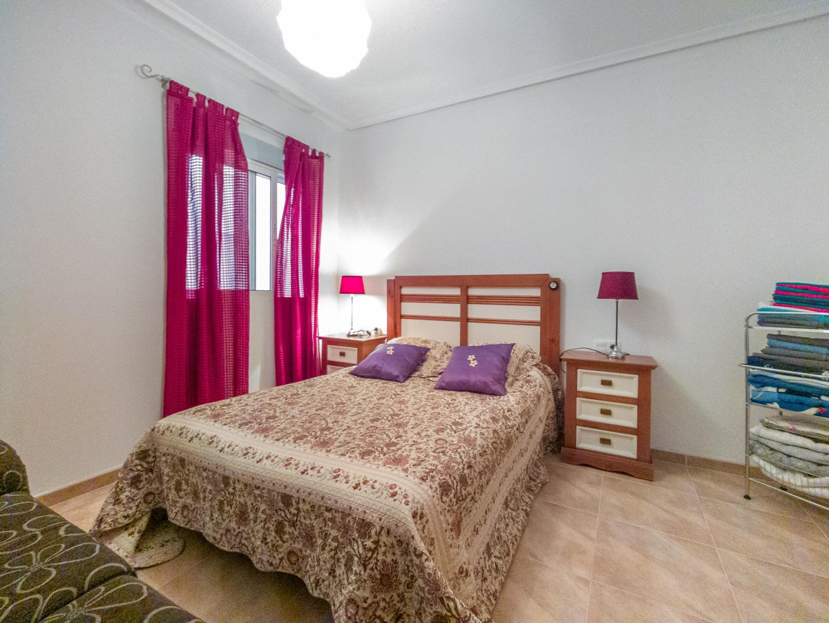 Se vende Apartamento Planta Media de 2 dormitorios en Costa Blanca, Alicante, España