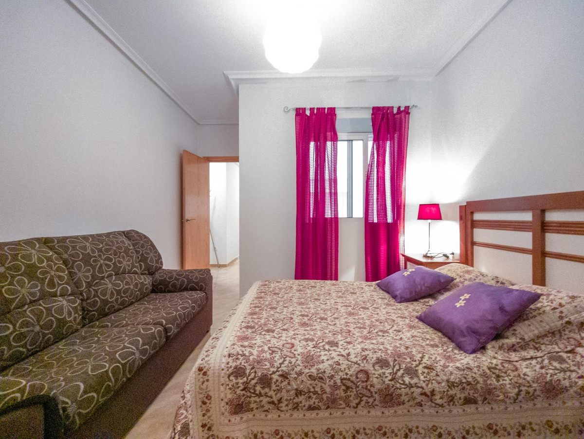 Se vende Apartamento Planta Media de 2 dormitorios en Costa Blanca, Alicante, España