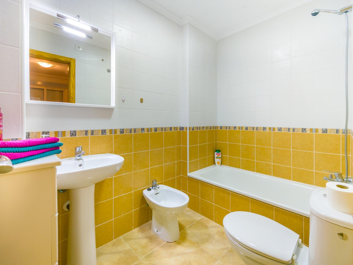 Se vende Apartamento Planta Media de 2 dormitorios en Costa Blanca, Alicante, España
