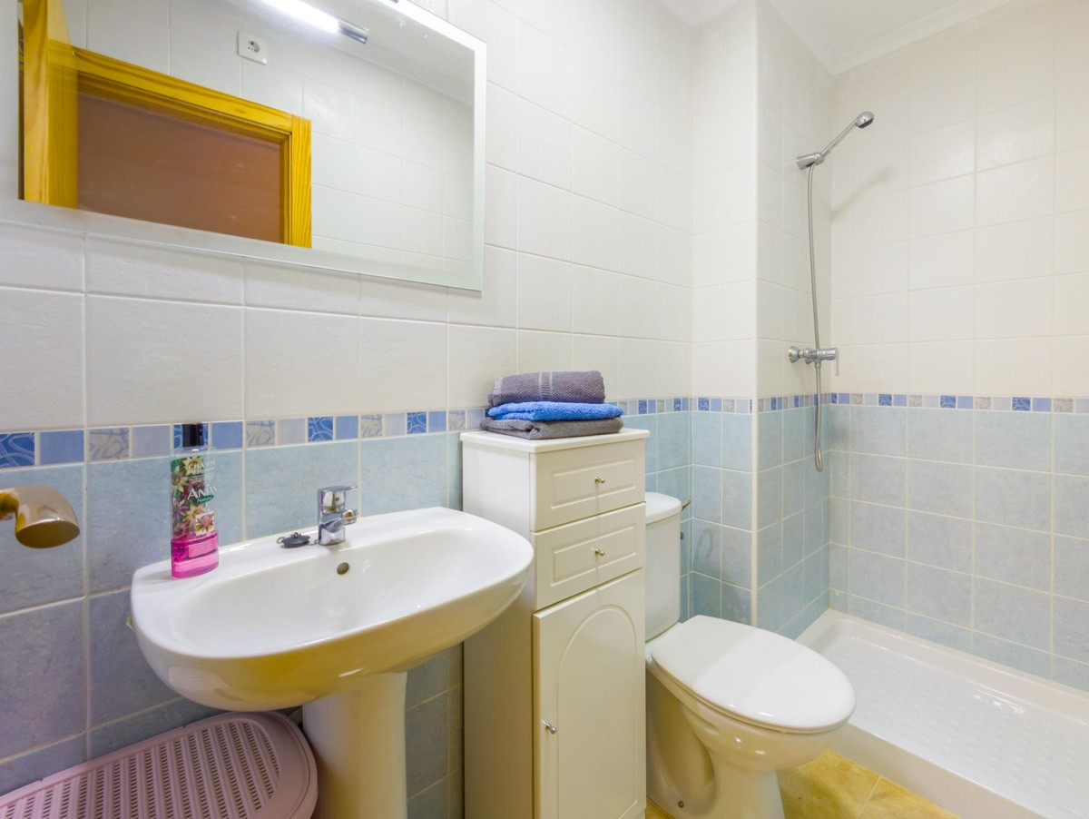 Se vende Apartamento Planta Media de 2 dormitorios en Costa Blanca, Alicante, España