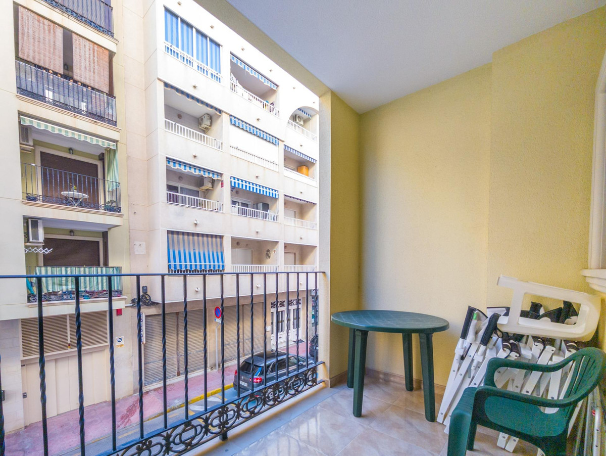 Se vende Apartamento Planta Media de 2 dormitorios en Costa Blanca, Alicante, España