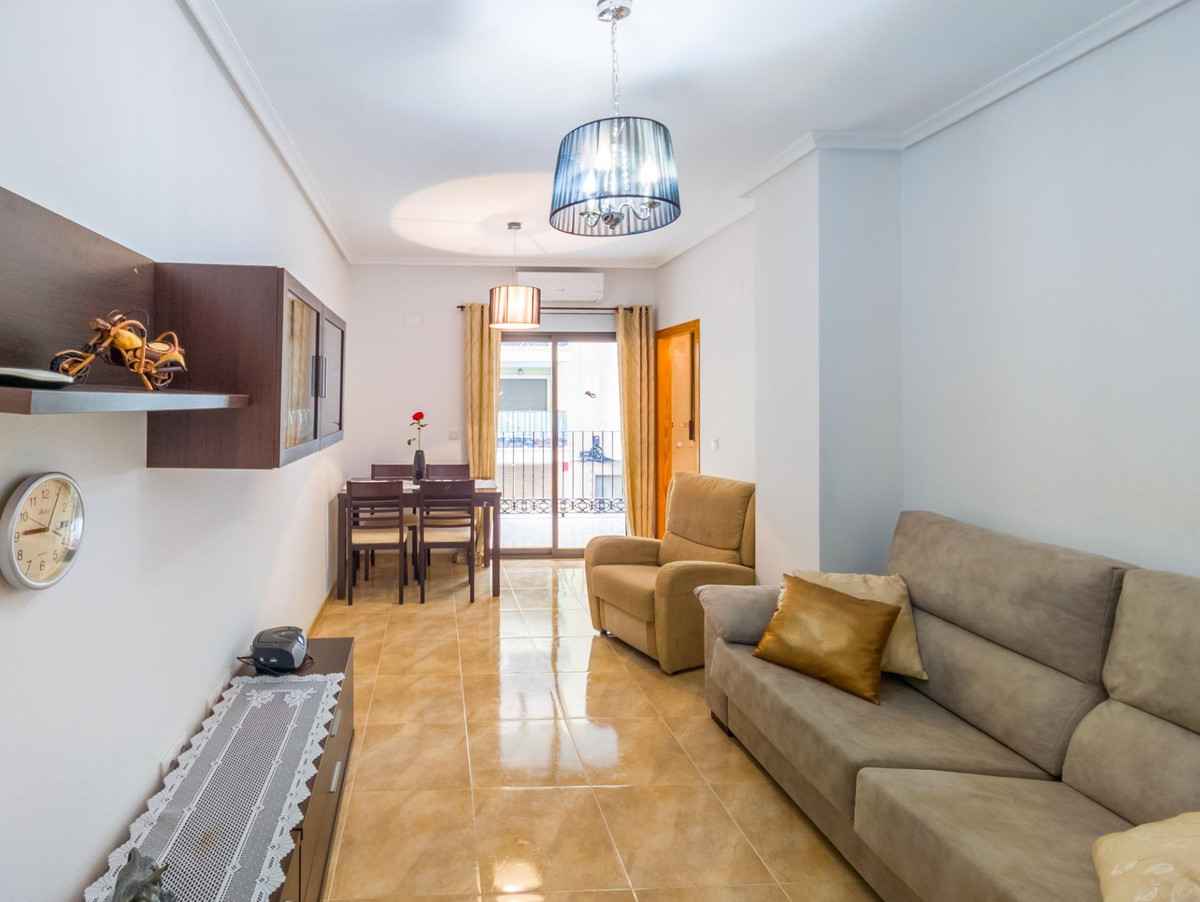 Se vende Apartamento Planta Media de 2 dormitorios en Costa Blanca, Alicante, España