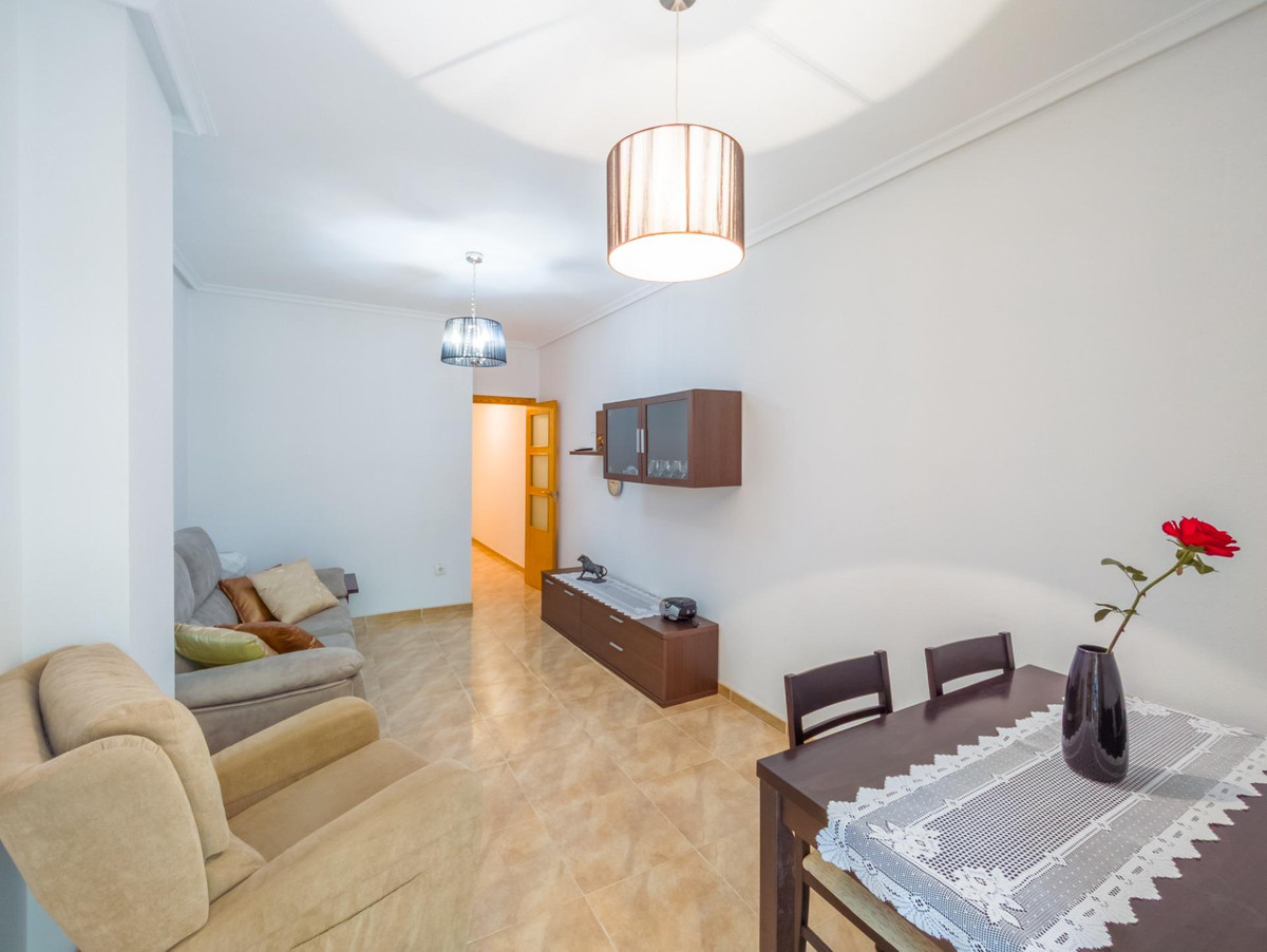 Se vende Apartamento Planta Media de 2 dormitorios en Costa Blanca, Alicante, España