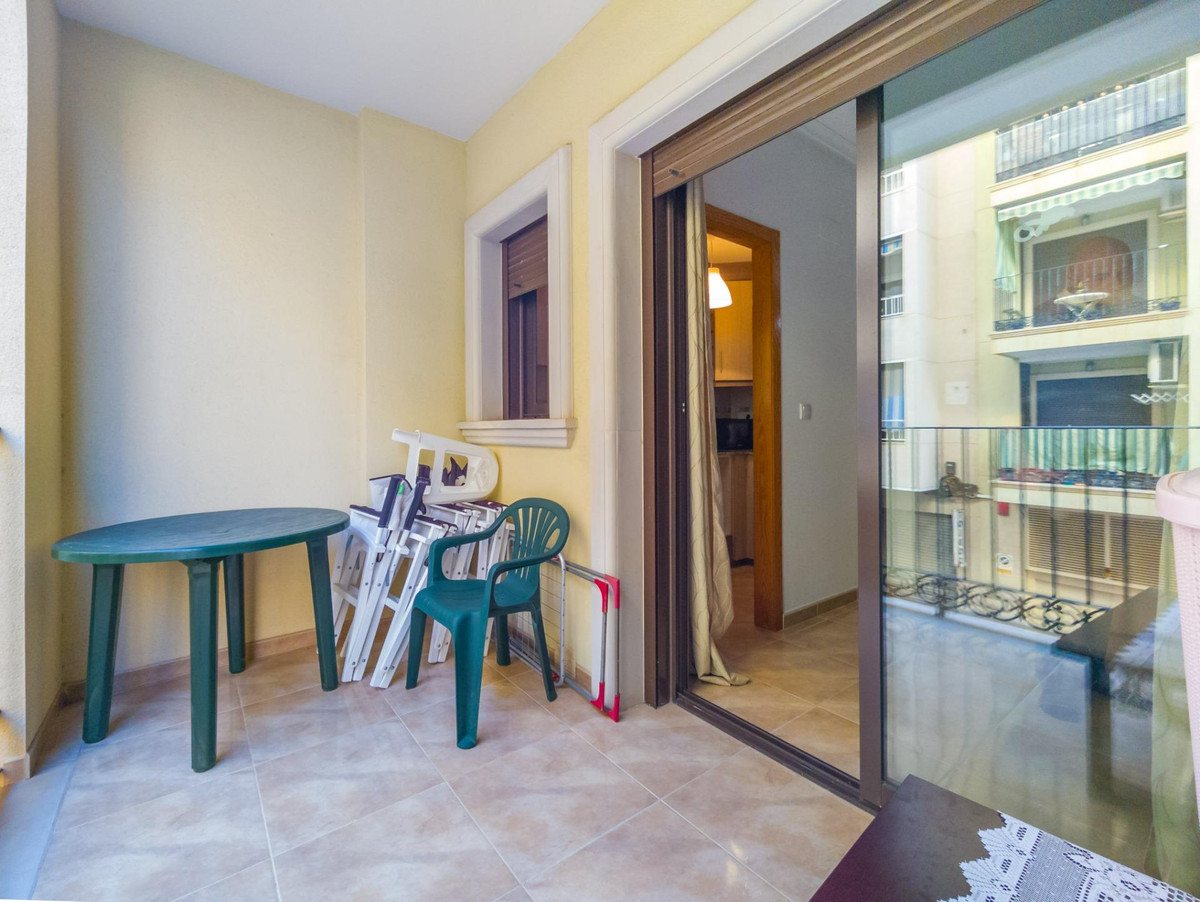 Se vende Apartamento Planta Media de 2 dormitorios en Costa Blanca, Alicante, España