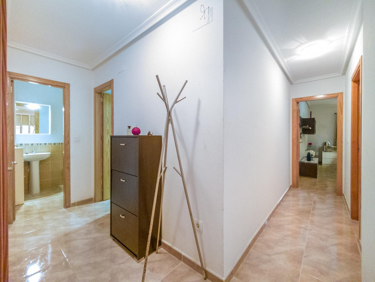 Se vende Apartamento Planta Media de 2 dormitorios en Costa Blanca, Alicante, España