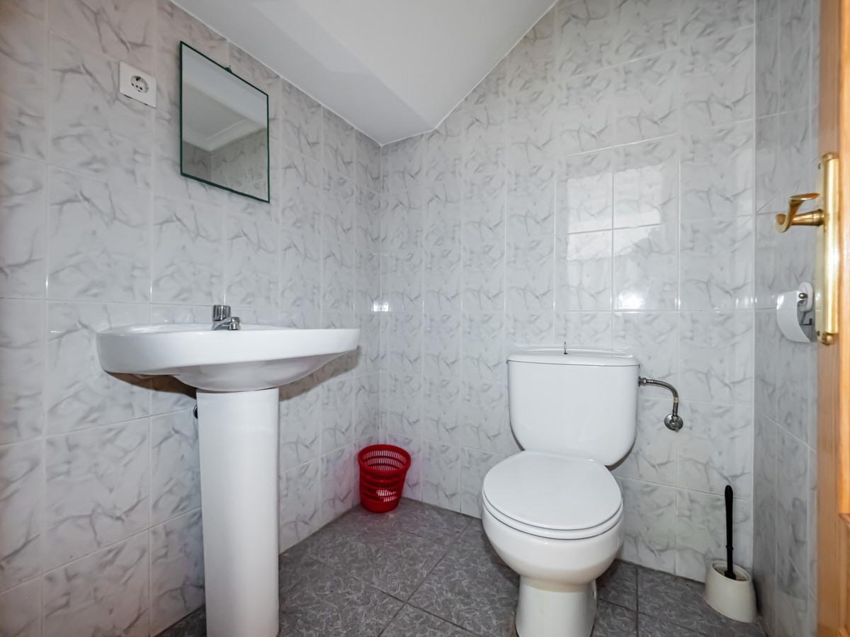 Commercial unit for sale in Alozaina Costa Del Sol, Málaga, Spain