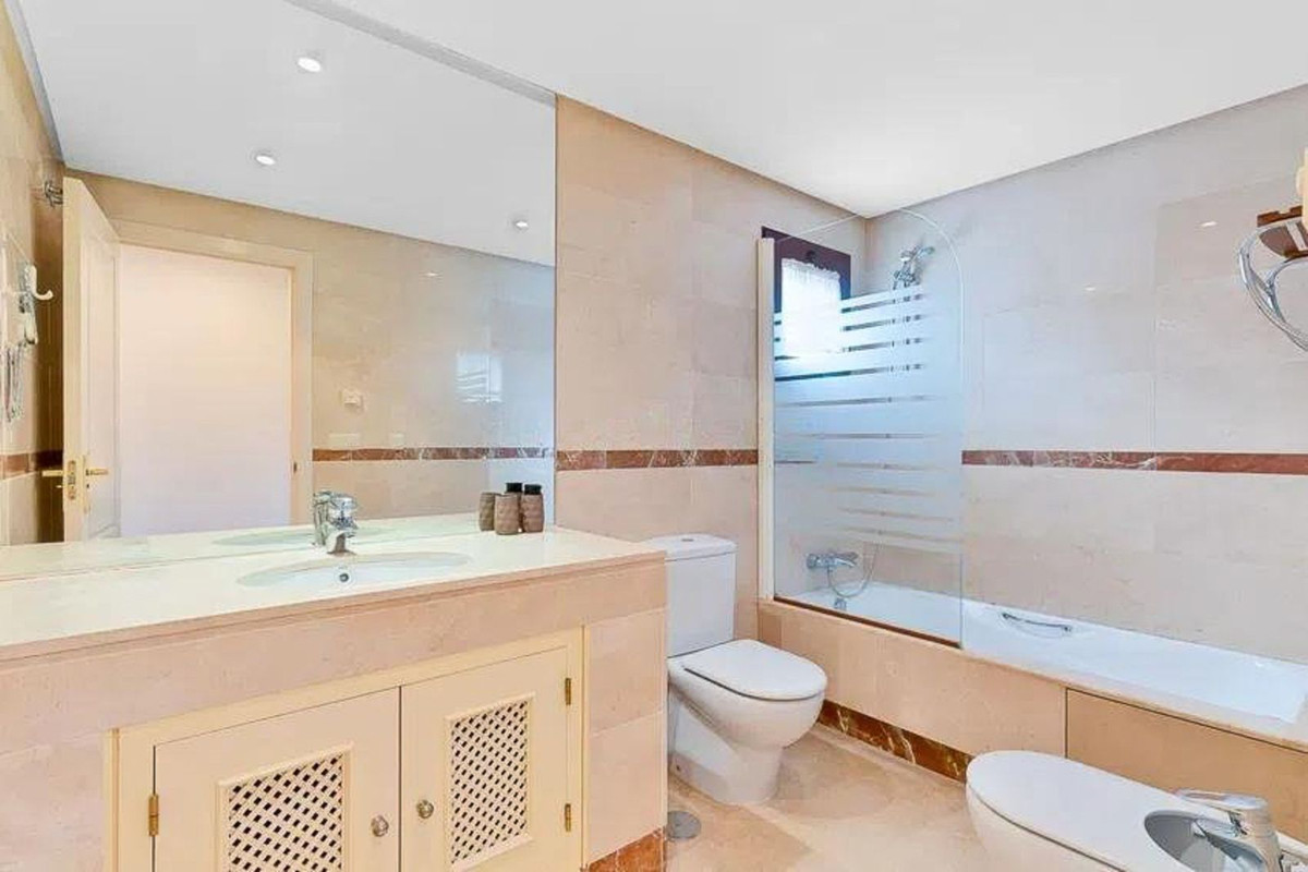 2 Bed Apartment for sale in San Pedro De Alcántara Costa Del Sol, Málaga, Spain