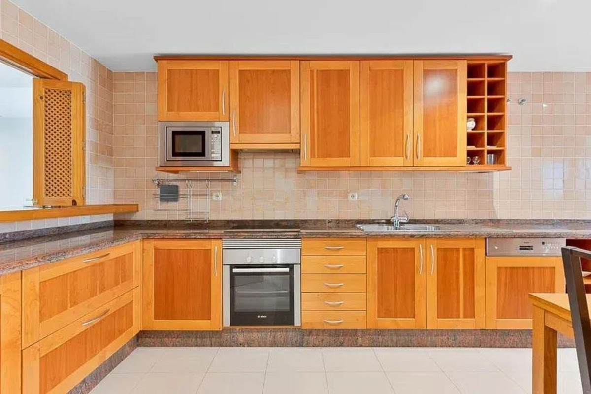 2 Bed Apartment for sale in San Pedro De Alcántara Costa Del Sol, Málaga, Spain