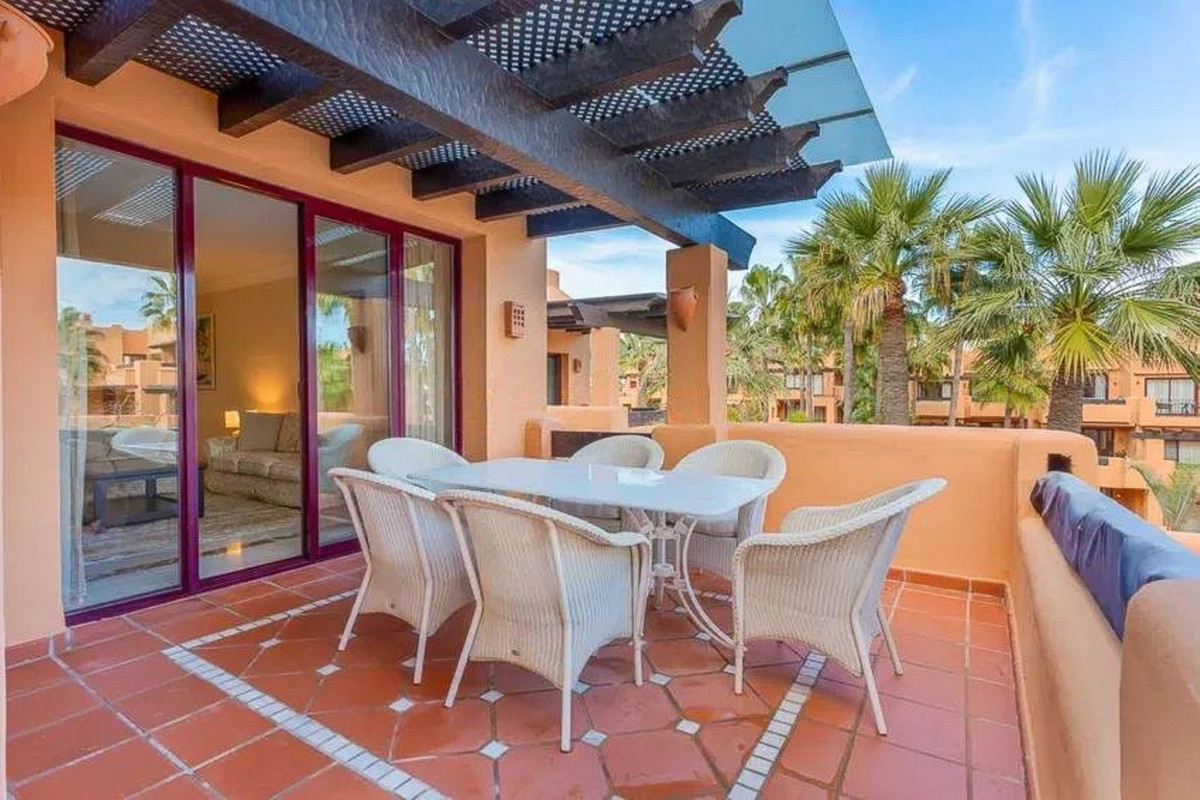 2 Bed Apartment for sale in San Pedro De Alcántara Costa Del Sol, Málaga, Spain