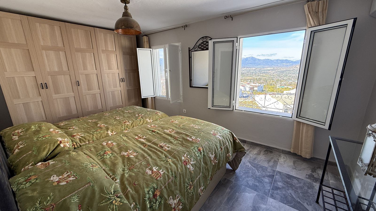 3 Bed Townhouse for sale in Alhaurín El Grande Costa Del Sol, Málaga, Spain