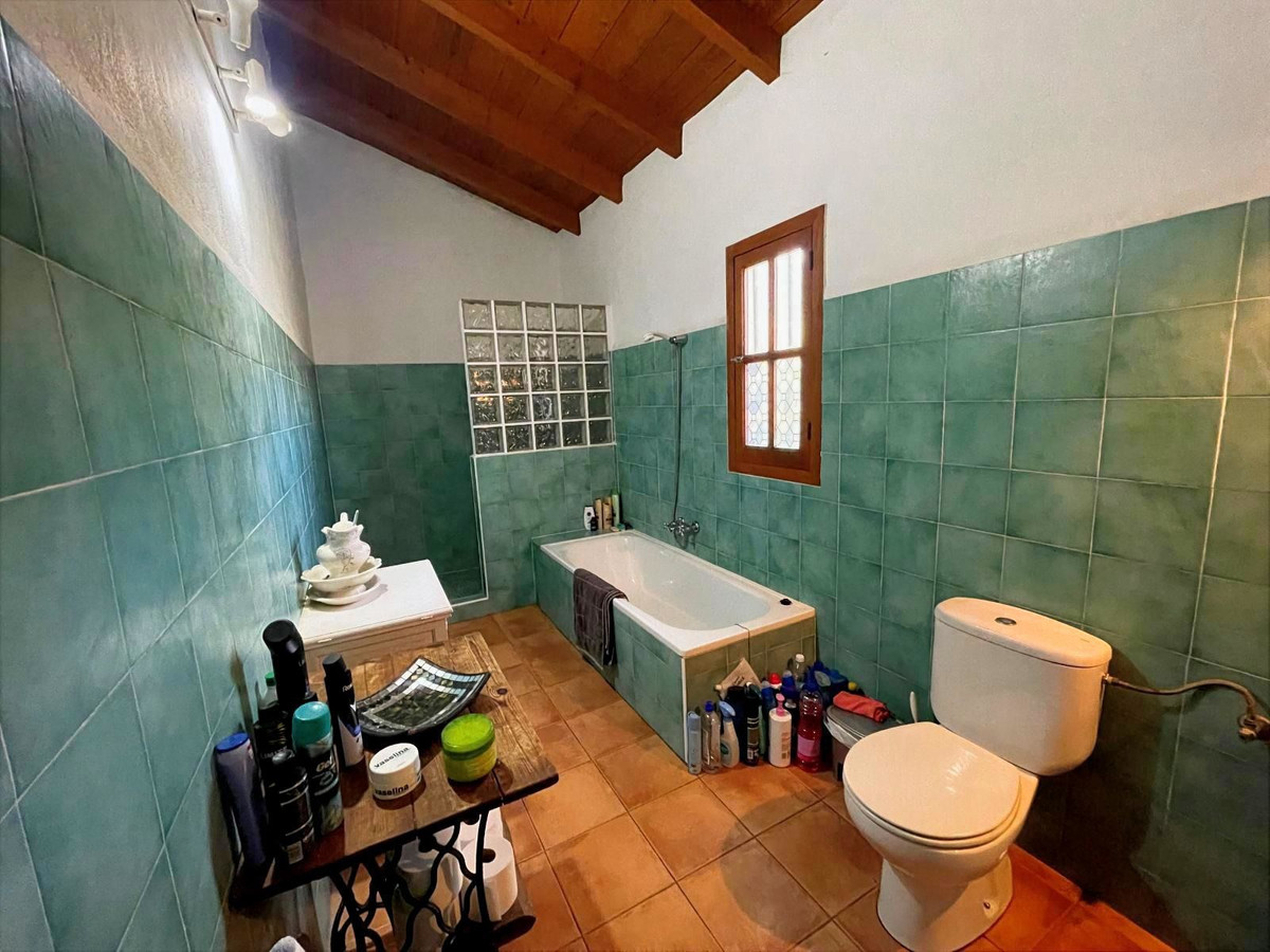 Se vende Finca - Cortijo de 6 dormitorios en Costa Del Sol, Málaga, España