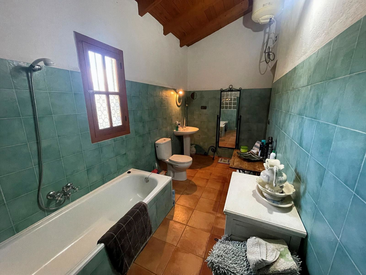 Se vende Finca - Cortijo de 6 dormitorios en Costa Del Sol, Málaga, España