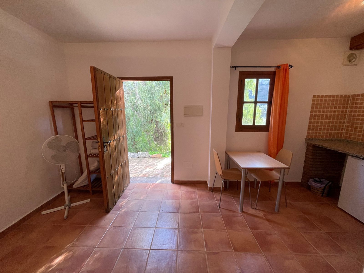 Se vende Finca - Cortijo de 6 dormitorios en Costa Del Sol, Málaga, España